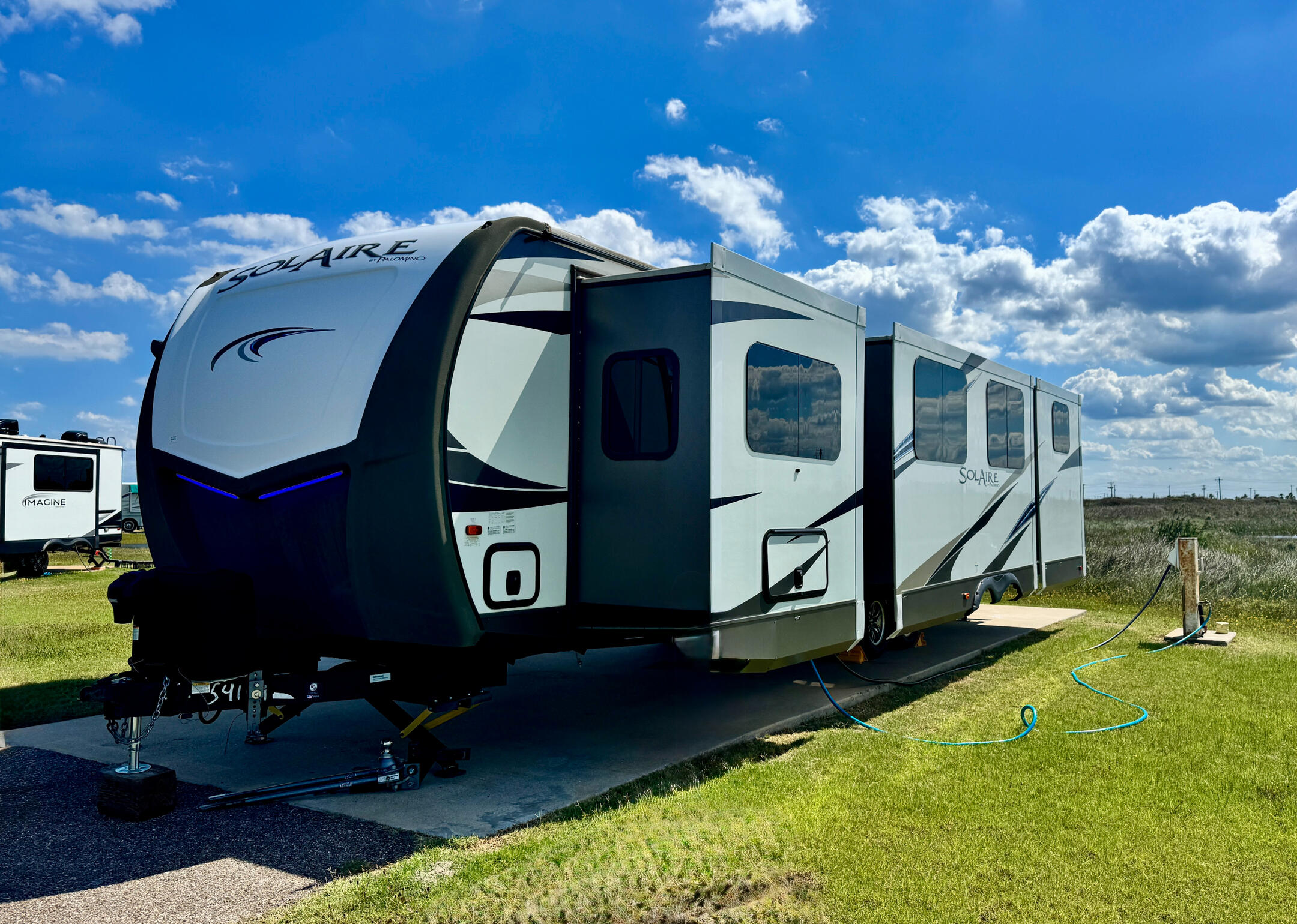 Rent Our RV in Austin, Dripping Springs, Texas rent an rv in austin texas, rv rental in dripping springs texas, rent our rv, rv rental, how much to rent an rv, wimberley, fredericksburg, lakeway, san antonio, georgetown, austin rv, seguin rv, rv with washer dryer, rv with kitchen, rv with shower, rent